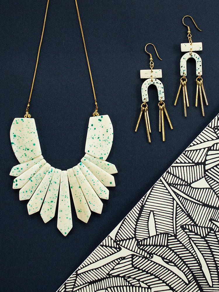 Seurat Speckle Necklace - Blue